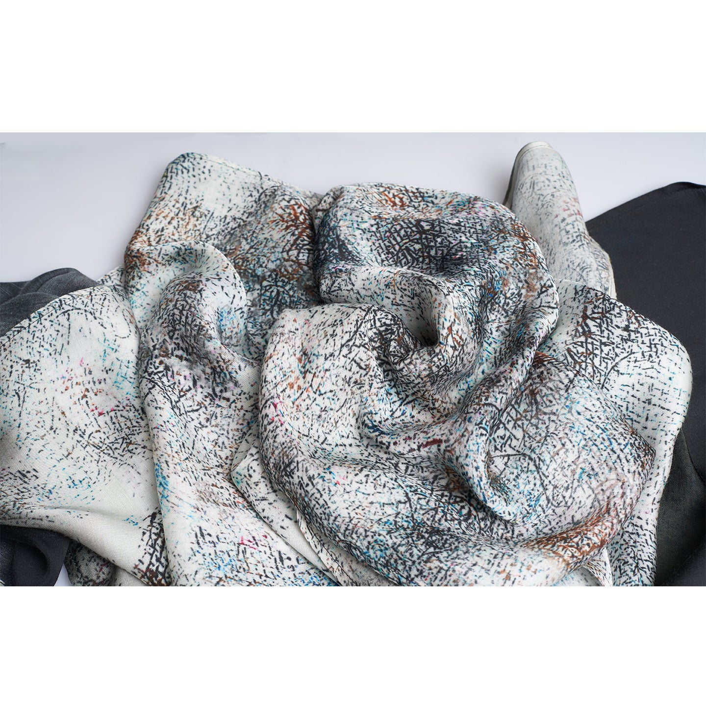 ORGANIC PRINTED HAZY GREY SCARF