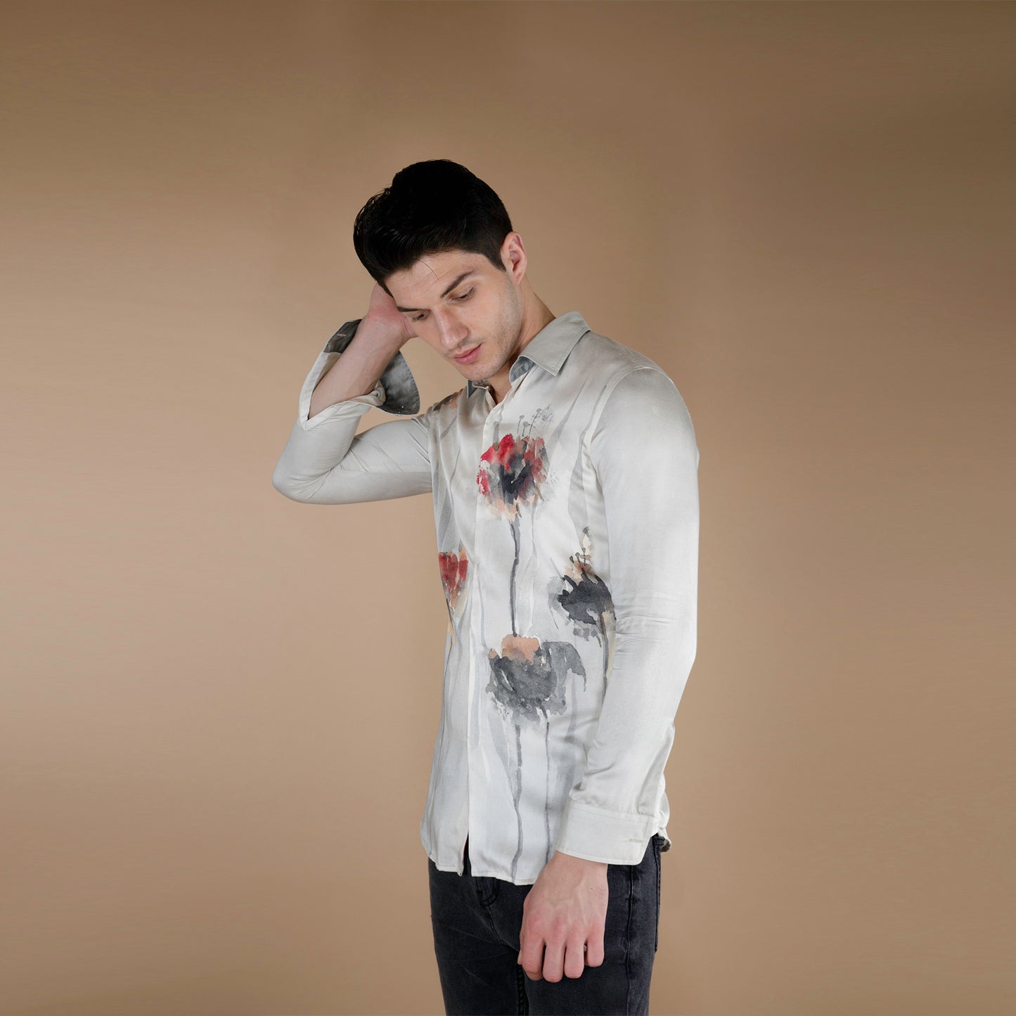 Global Medium Size model wearing an organic lotus silk fabric shirt in cream grey base and floral print on it. 